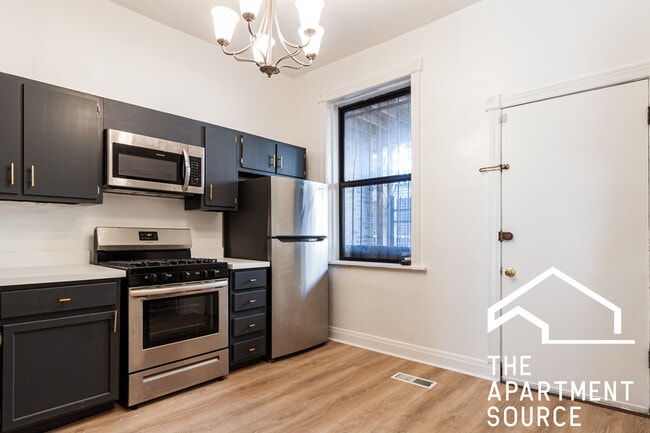 2943 N Halsted St, Unit 3