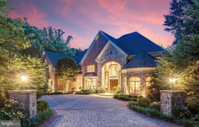 7841 Montvale Way in McLean, VA - Building Photo - Building Photo