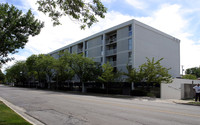 Sheridan House in Wilmette, IL - Foto de edificio - Building Photo