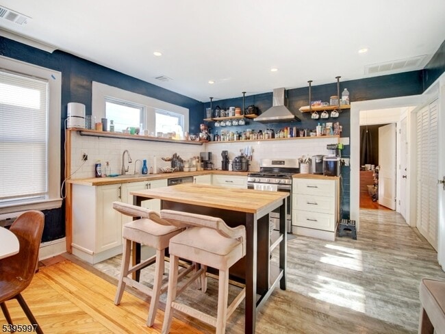 97 La France Ave in Bloomfield, NJ - Building Photo - Building Photo