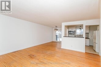 103 Sherwood St in Ottawa, ON - Building Photo - Building Photo