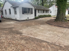 3381 Walnut Grove Rd in Memphis, TN - Building Photo - Building Photo