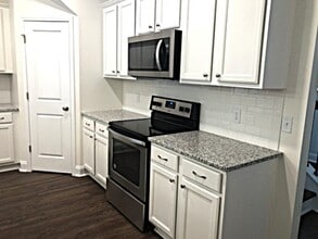 8 Cherry St in Savannah, GA - Building Photo - Building Photo