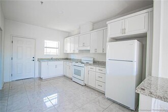 2204 Dallas Ave, Unit 3 in McAllen, TX - Building Photo - Building Photo