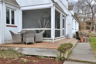 28 Narrow Rocks Rd in Westport, CT - Building Photo - Building Photo