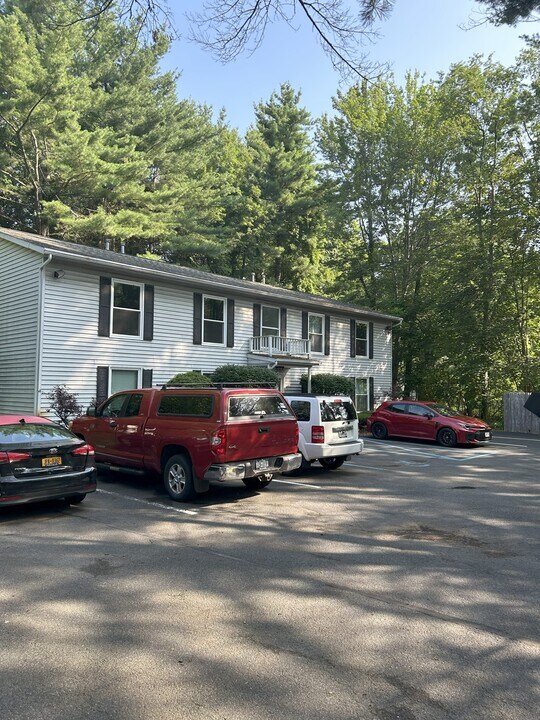 3011 Lone Pine Rd, Unit D in Schenectady, NY - Foto de edificio