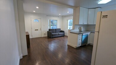 1122 E Harvard St in Glendale, CA - Building Photo - Building Photo