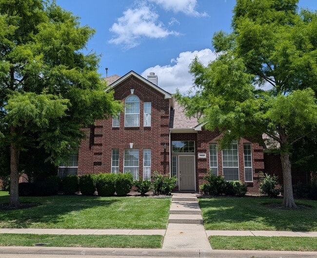 property at 1433 Fieldstone Dr