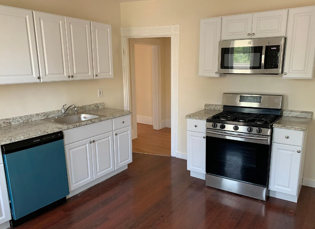 38 Forest St, Unit 2