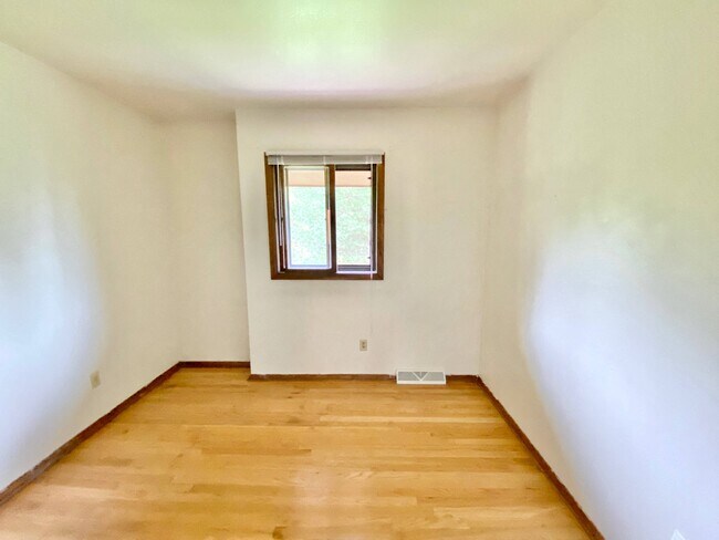 Root River Apartments in Greendale, WI - Building Photo - Building Photo