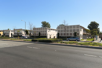 Beachside Apartments in Westminster, CA - Building Photo - Building Photo