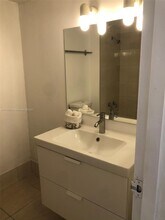 4240 NW 79th Ave in Doral, FL - Building Photo - Building Photo