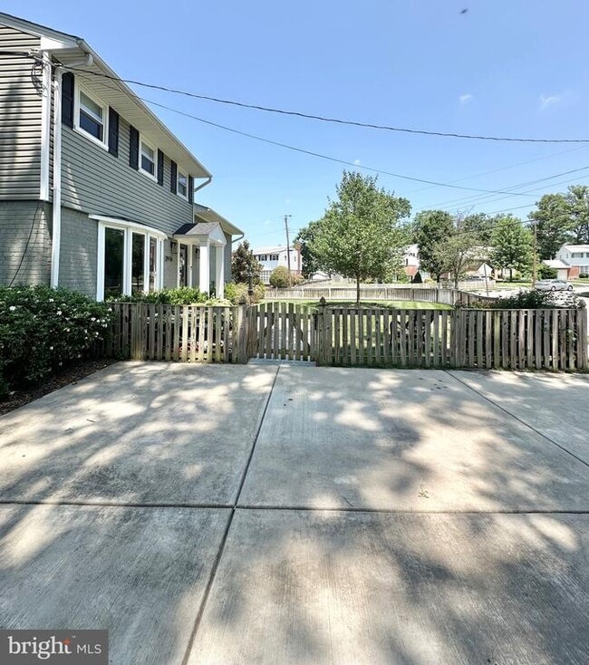 2916 Mayer Pl in Alexandria, VA - Building Photo - Building Photo