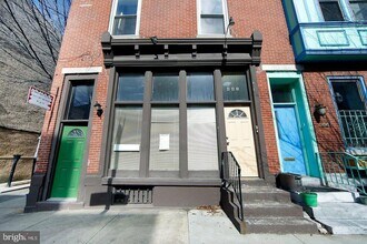 443 Fairmount Ave in Philadelphia, PA - Foto de edificio - Building Photo