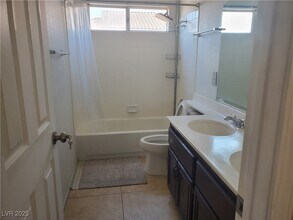 7850 Delta Oak Ct in Las Vegas, NV - Building Photo - Building Photo