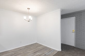 Valley Brook Apartments in Milford, OH - Foto de edificio - Interior Photo