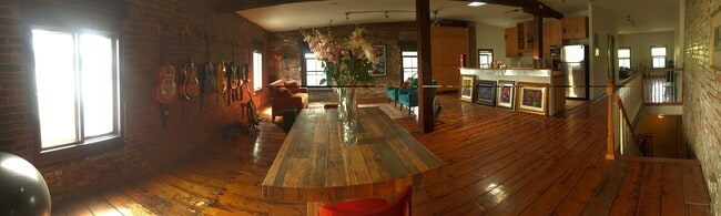 12 Front St, Unit 3200