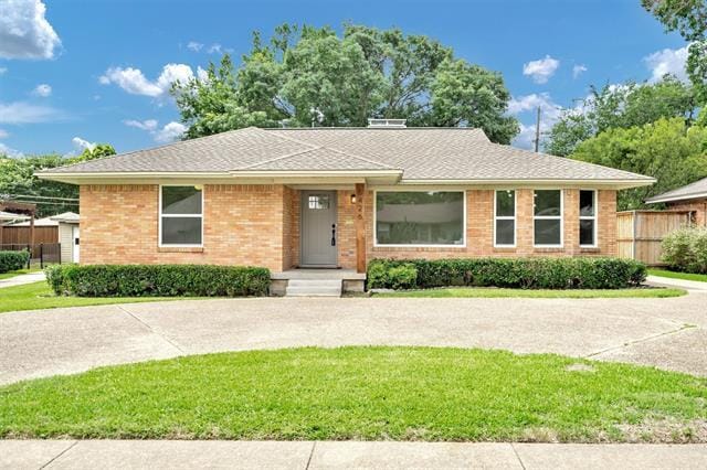 property at 6426 Glennox Ln