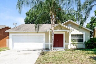 213 Belfort Pl in Valrico, FL - Building Photo