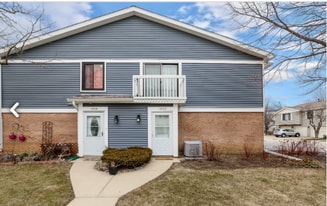 1002 Polk Ct, Unit Polk Ct in Vernon Hills, IL - Building Photo