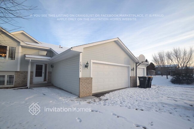 1311 Minnesota St S in Shakopee, MN - Foto de edificio - Building Photo