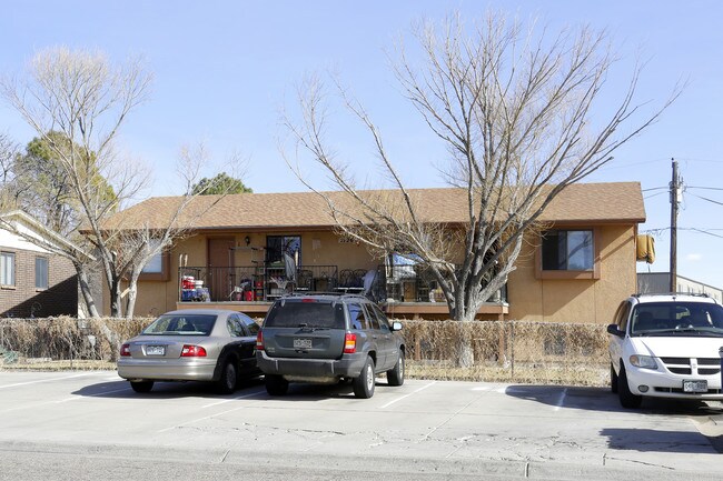 2126 Norman Ln in Pueblo, CO - Foto de edificio - Building Photo