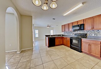 610 Fisher Ct in Kissimmee, FL - Building Photo - Building Photo