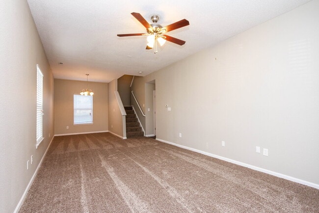 8020 Lake Tree Cir in Indianapolis, IN - Foto de edificio - Building Photo