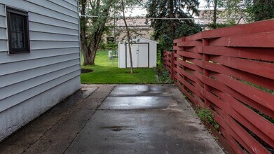 570 Sunset Pl in Bismarck, ND - Building Photo - Building Photo