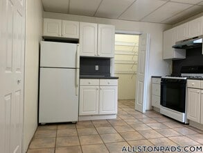 437 Cambridge St, Unit 21 in Boston, MA - Building Photo - Building Photo