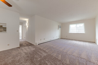 Normandy Manor Apartments in Mentor On The Lake, OH - Building Photo - Interior Photo