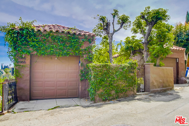 2066 Glencoe Way in Los Angeles, CA - Foto de edificio - Building Photo