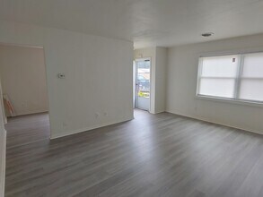 312 Dillon Dr in Virginia Beach, VA - Building Photo - Building Photo