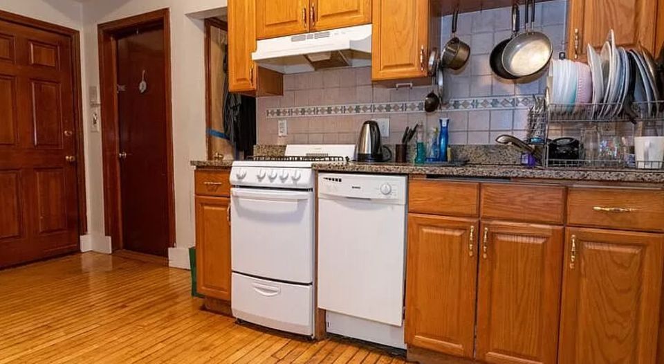 59 Linden St, Unit 2 in Boston, MA - Building Photo
