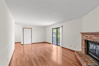 1883 Waterfront Dr in Columbia, MO - Building Photo - Building Photo