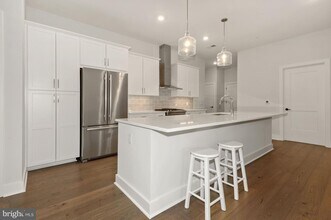 44691 Wellfleet Dr-Unit -209 in Ashburn, VA - Building Photo - Building Photo