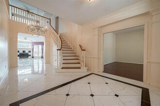 1914 Rosebay Ct in Sugar Land, TX - Foto de edificio - Building Photo