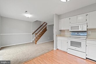 3631 McDowell Ct in Dumfries, VA - Building Photo - Building Photo