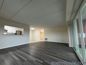 51 Hill Rd in Belmont, MA - Foto de edificio - Building Photo