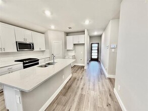 2358 Aspen Hl Dr in Heartland, TX - Foto de edificio - Building Photo