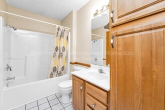 3348 S Doris Ct in Springfield, MO - Building Photo - Building Photo