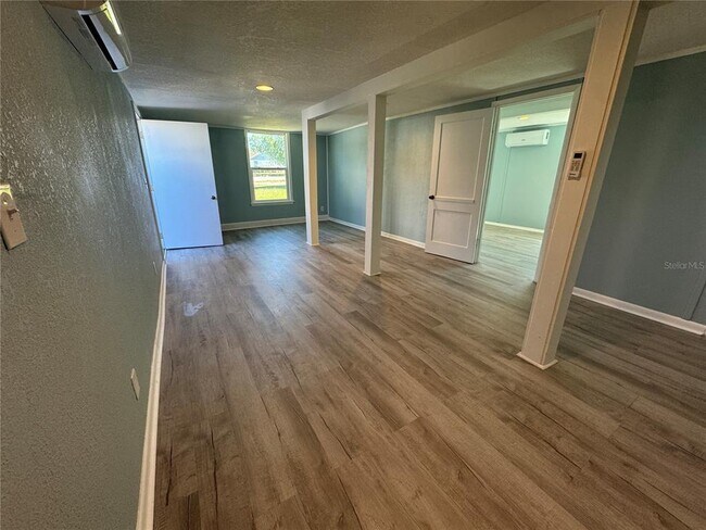 348 S Central Ave in Umatilla, FL - Building Photo - Building Photo