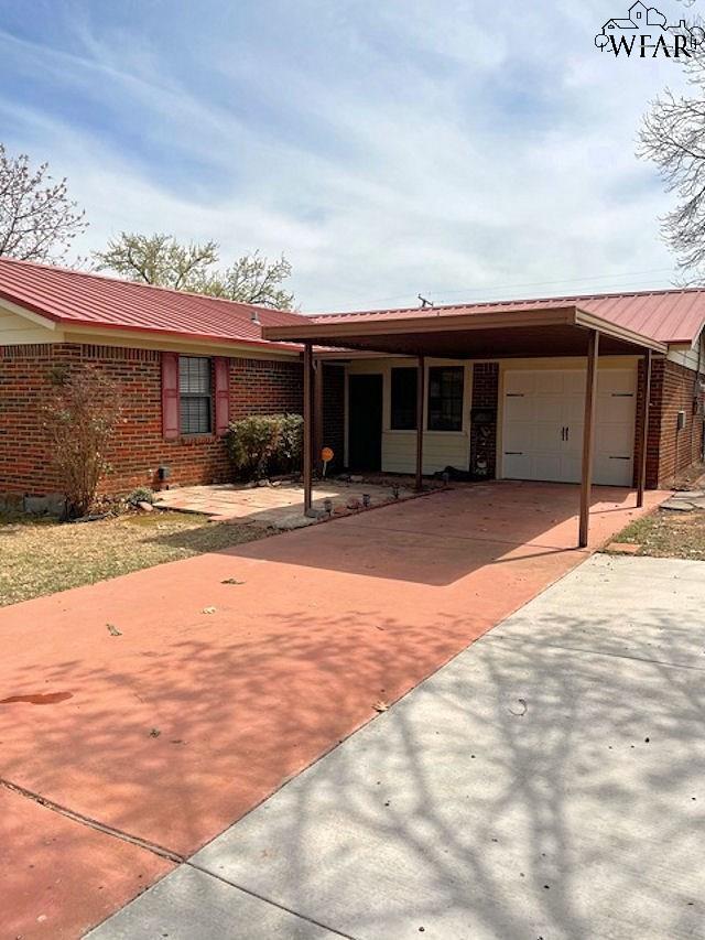 705 W Manes Ave in Iowa Park, TX - Building Photo - Building Photo