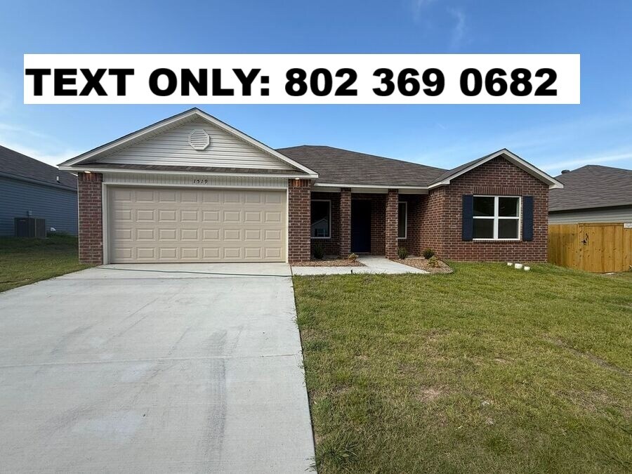 1151 Meadows Dr in Benton, AR - Building Photo
