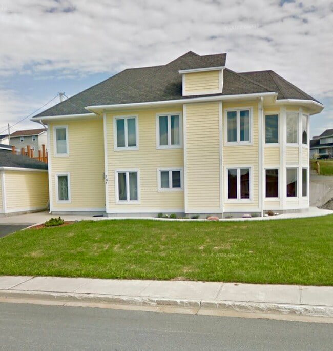 28 Pinware Crescent in Mt Pearl, NL - Building Photo - Building Photo