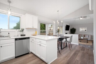 2506 England Town Rd in St. Louis, MO - Building Photo - Building Photo