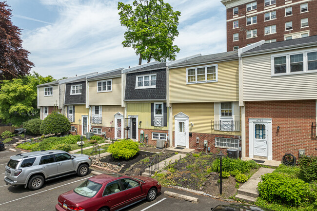 Emlen Commons in Philadelphia, PA - Building Photo - Building Photo