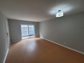 215 Postoffice St, Unit 401 in Galveston, TX - Building Photo - Building Photo