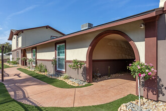 Sylmar Palace in Fresno, CA - Building Photo - Building Photo