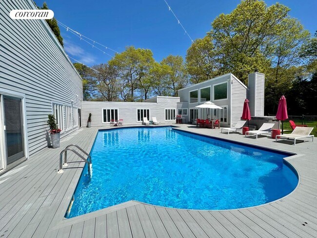 5 Lakewood Ln in Quogue, NY - Building Photo - Building Photo